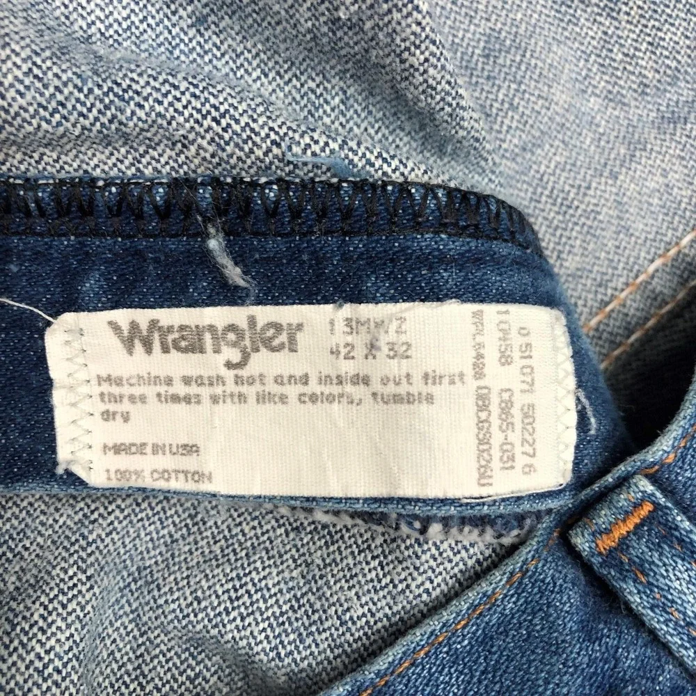 Vintage Wrangler 13MWZ Jeans Mens 42x32 Blue Cowboy Cut Straight Denim USA 90s